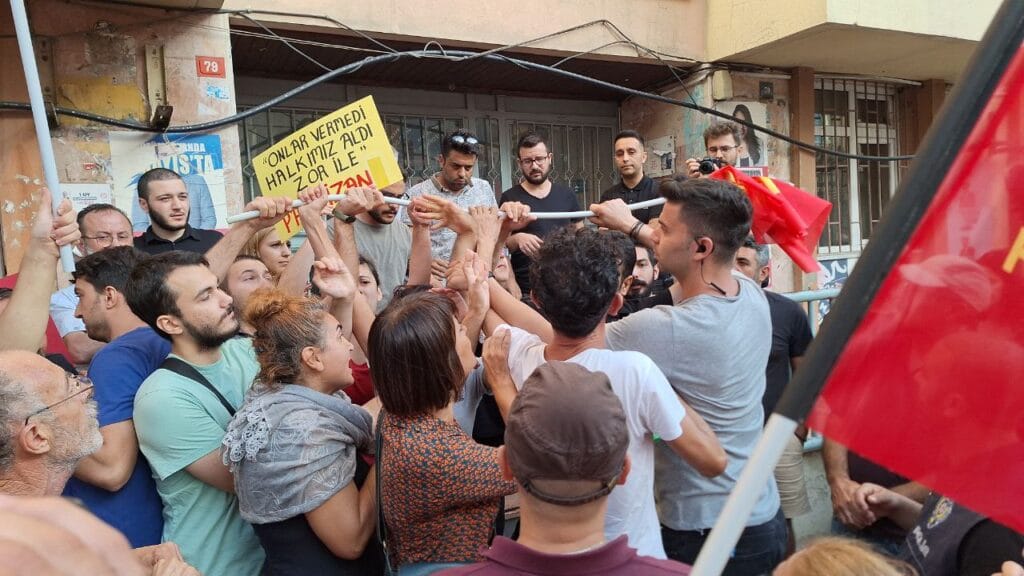 2 Eylül Festivali basın açıklamasına polis saldırısı