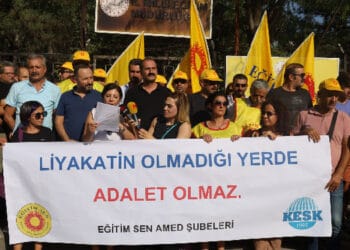 Eğitim Sen Amed Şubesi sürgünleri protesto etti