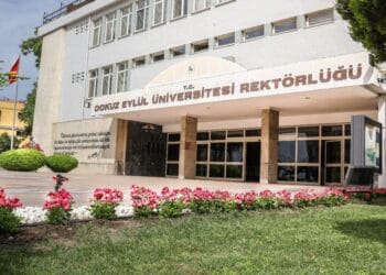 Dokuz Eylül Üniversitesinde yemek ücretlerine yüzde 193 zam