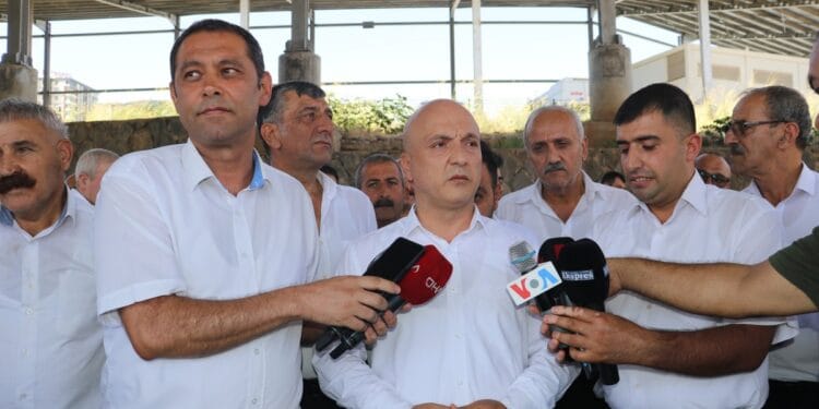 Diyarbakır'da zam talepleri reddedilen otobüs şoförleri iş bıraktı