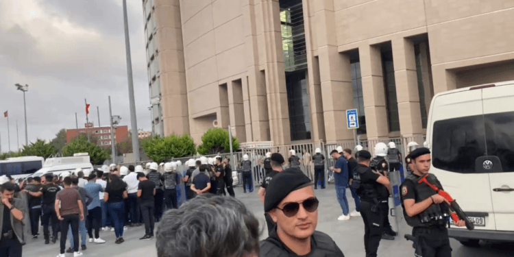 PSAKD yöneticileri gözaltına alındı