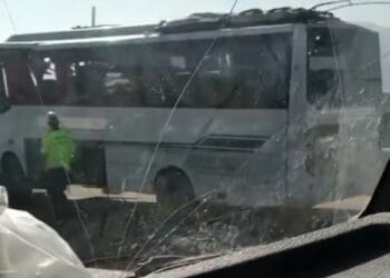 Van'da göçmenleri taşıyan otobüs kaza yaptı