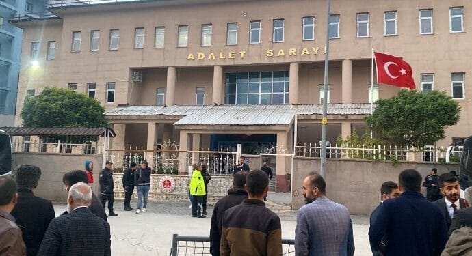 Hakkari'de biri çocuk 4 kişi tutuklandı