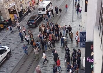 Cumartesi Anneleri'nin eylemine polis engeli