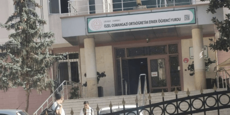 Tarikata bağlı erkek yurdunda bir çocuk cinsel istismara maruz kaldı