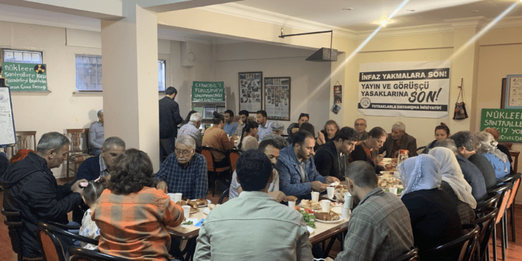 Tutsak aileleri ve yakınları TDİ'nin çağrısıyla bir araya geldi