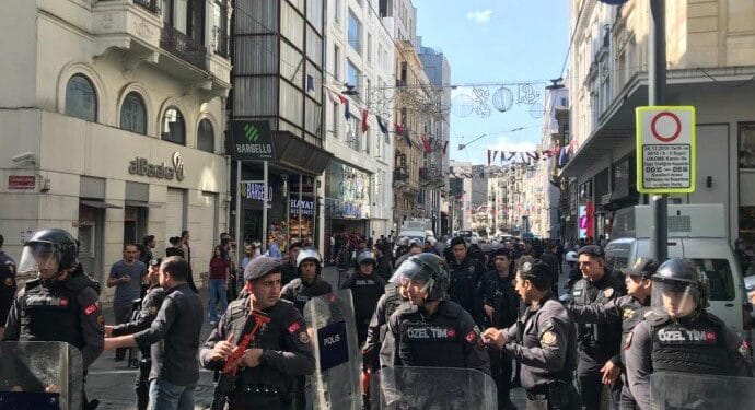 Cumartesi Anneleri'nin 967. hafta eylemi de polis tarafından engellendi