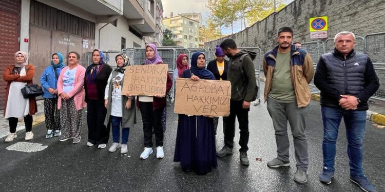 Agrobay işçileri 4 konsolosluk önünde eylem gerçekleştirdi