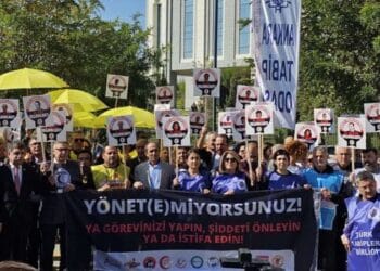 Sağlık emekçilerinden şiddet protestosu