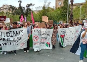 İspanya'da öğrenciler Filistin için ayakta