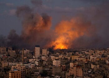 Gazze yoğun bombardıman altında