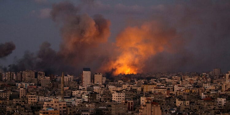 Gazze yoğun bombardıman altında