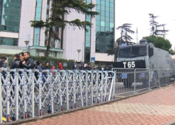 İstanbul'daki İsrail Konsolosluğu önüne bariyerler çekildi