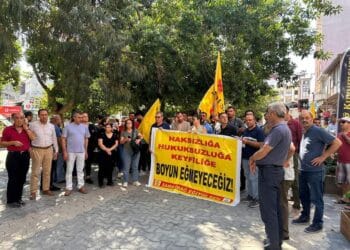 Eğitim Sen Samandağ Şubesi'ne yapılan polis baskınına karşı açıklama yapıldı