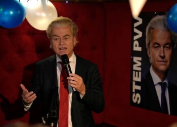 Hollanda'da genel seçimlerini sağcı Wilders'ın partisi kazandı
