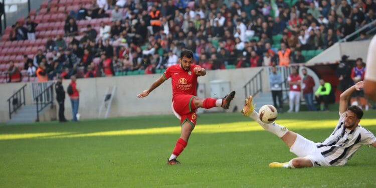 Amedsporlu Oktay Aydın'ın annesi gözaltına alındı