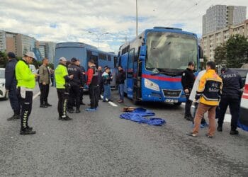 İstanbul'da hapishane nakil aracının çarptığı kadın hayatını kaybetti