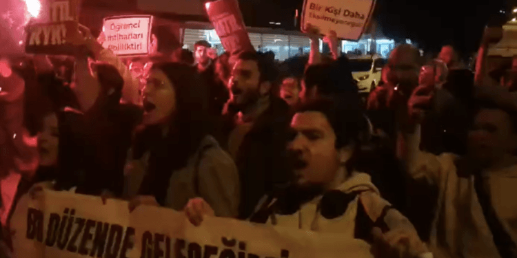 Eskişehir’de Zeren Ertaş eylemine katılan öğrenciye “yurttan atma cezası”