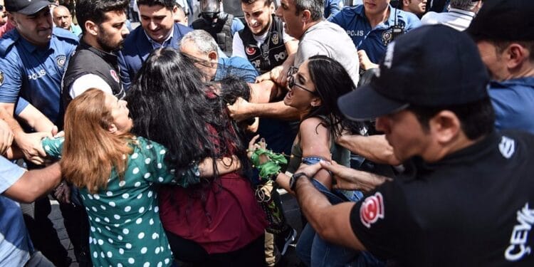 Cumartesi Anneleri 700. hafta