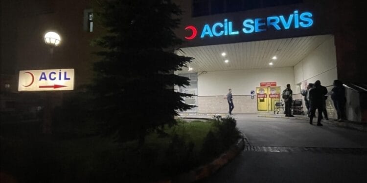 Isparta'da KYK yurdunda 90 öğrenci yemekten zehirlendi