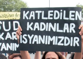 "Katledilen Kadınlar İsyanımızdır"