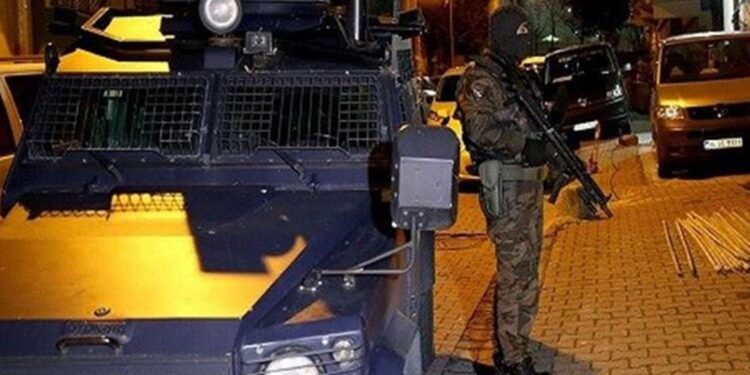 32 kentte yapılan ev baskınlarında 208 kişi gözaltına alındı