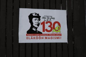 Finlandiya'da Mao'nun 130. yaşını kutlayan bir ozalit.