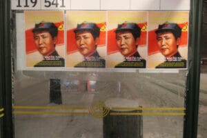 İsveç'te Mao posterleri.