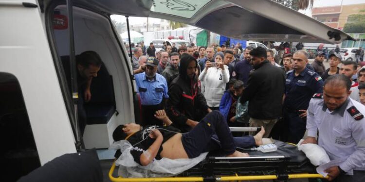 İsrail'in Han Yunus'a ve Nuseyrat Mülteci Kampı'na düzenlediği saldırılarda 50 kişi katledildi