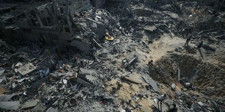 İsrail Maghazi Mülteci Kampı'nı bombaladı: 18 Filistinli katledildi