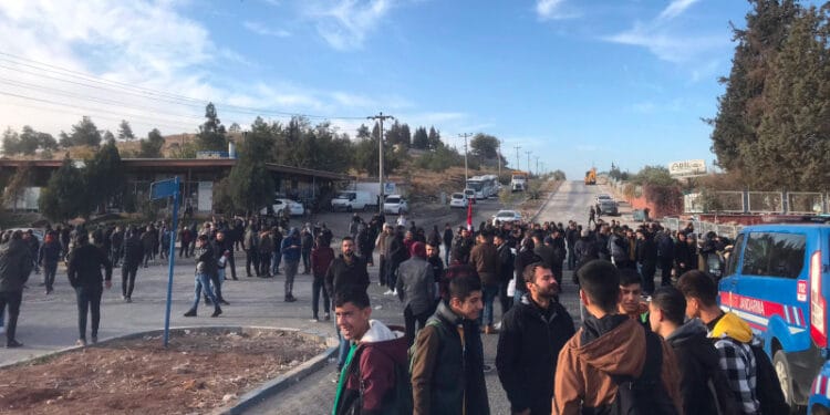 Özak Tekstil işçilerine jandarma saldırdı