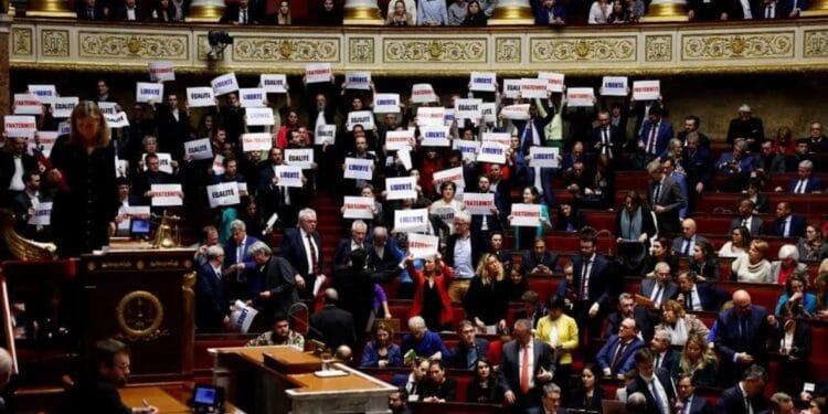 Fransa'da göçmen karşıtı yasa tasarısı