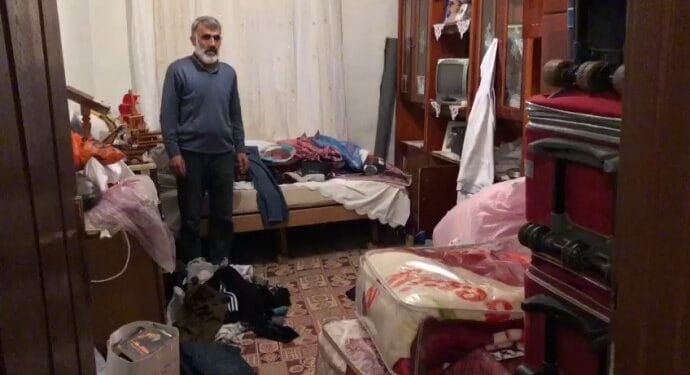 Diyarbakır'da yapılan ev baskınlarında 3 kişi gözaltına alındı