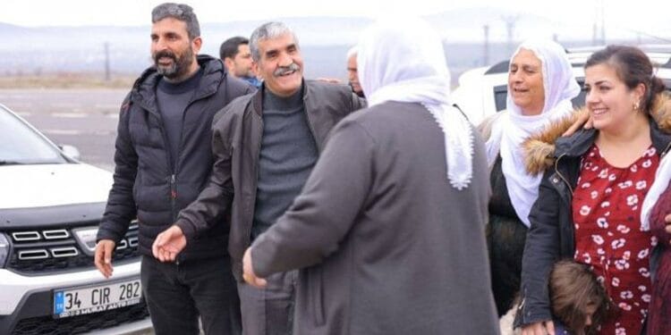 30 yıllık tutsak Tahir Temel tahliye edildi