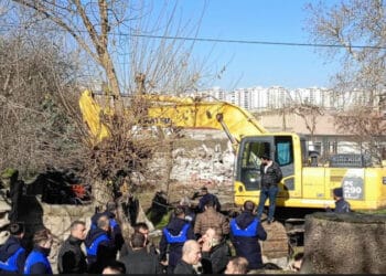 Diyarbakır'da kayyım Fabrika Mahallesi'nde yıkıma başladı
