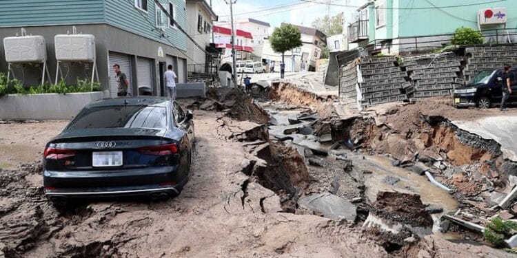 Japonya'da son 1,5 saat içinde 9 deprem meydana geldi