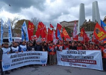 Özak işçileri Bakırköy Meydanı'nda eylem yaptı