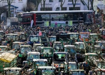 Almanya'da çiftçilerden eylem