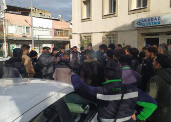 Uluğ Enerji işçileri zam talebiyle 4 kentte iş bıraktı