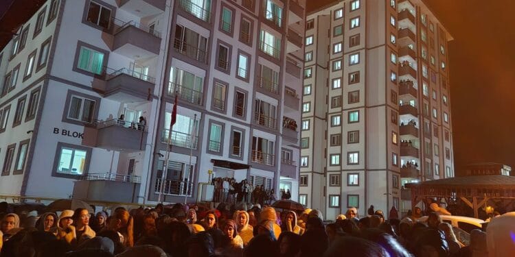 KYK yurdunda asansör arızası