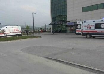 Yalova'da tersane işçileri yemekten zehirlendi