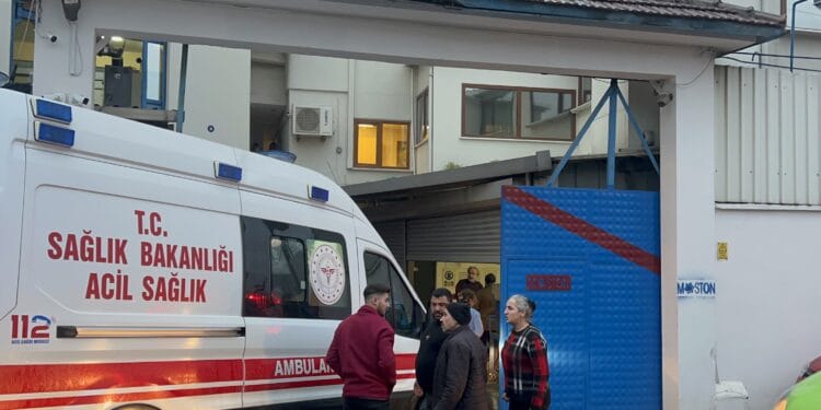 Gebze'de dökümhanede patlama: 1'i ağır 3 işçi yaralandı