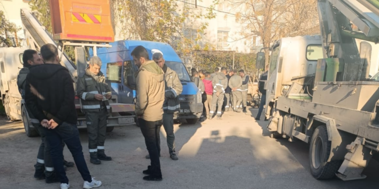 Urfa'da DEDAŞ işçileri iş bıraktı