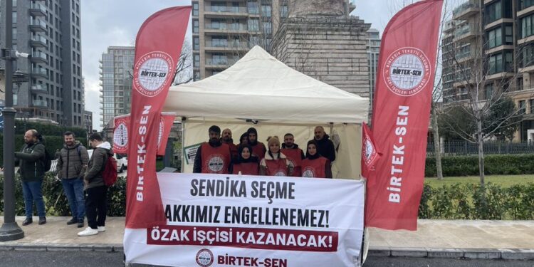 Özak Tekstil işçileri