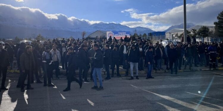 Eti Alüminyum işçileri