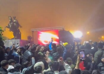 Fahrettin Koca yuhalandı