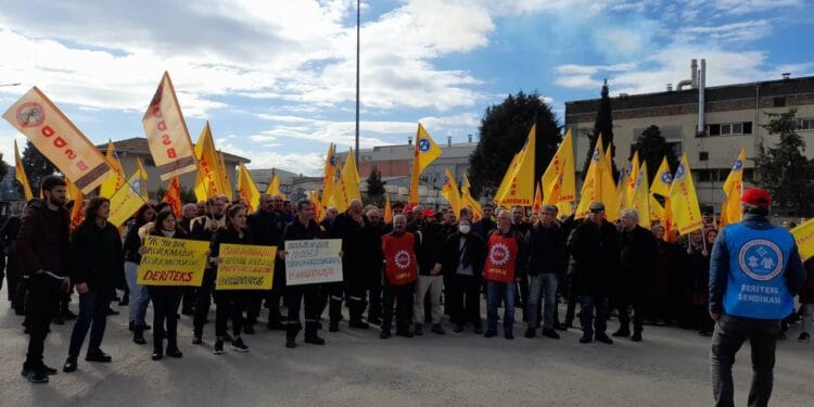 DERİTEKS Genel Başkanı'na yönelik silahlı saldırı protesto edildi