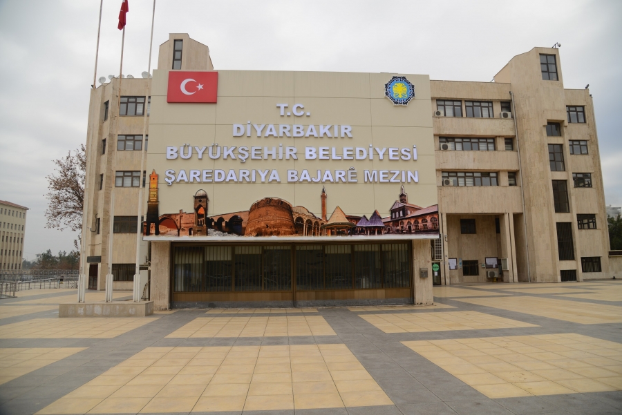 Diyarbakır'da taşınmazları satılığa çıkaran kayyumdan milyonluk ihale