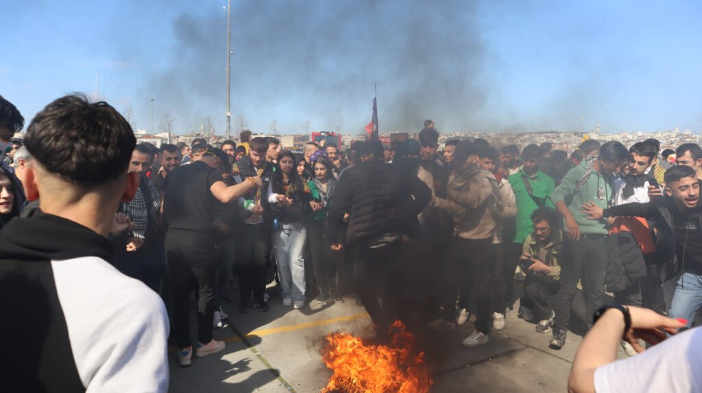 İstanbul'da yüz binler Newroz'da buluştu