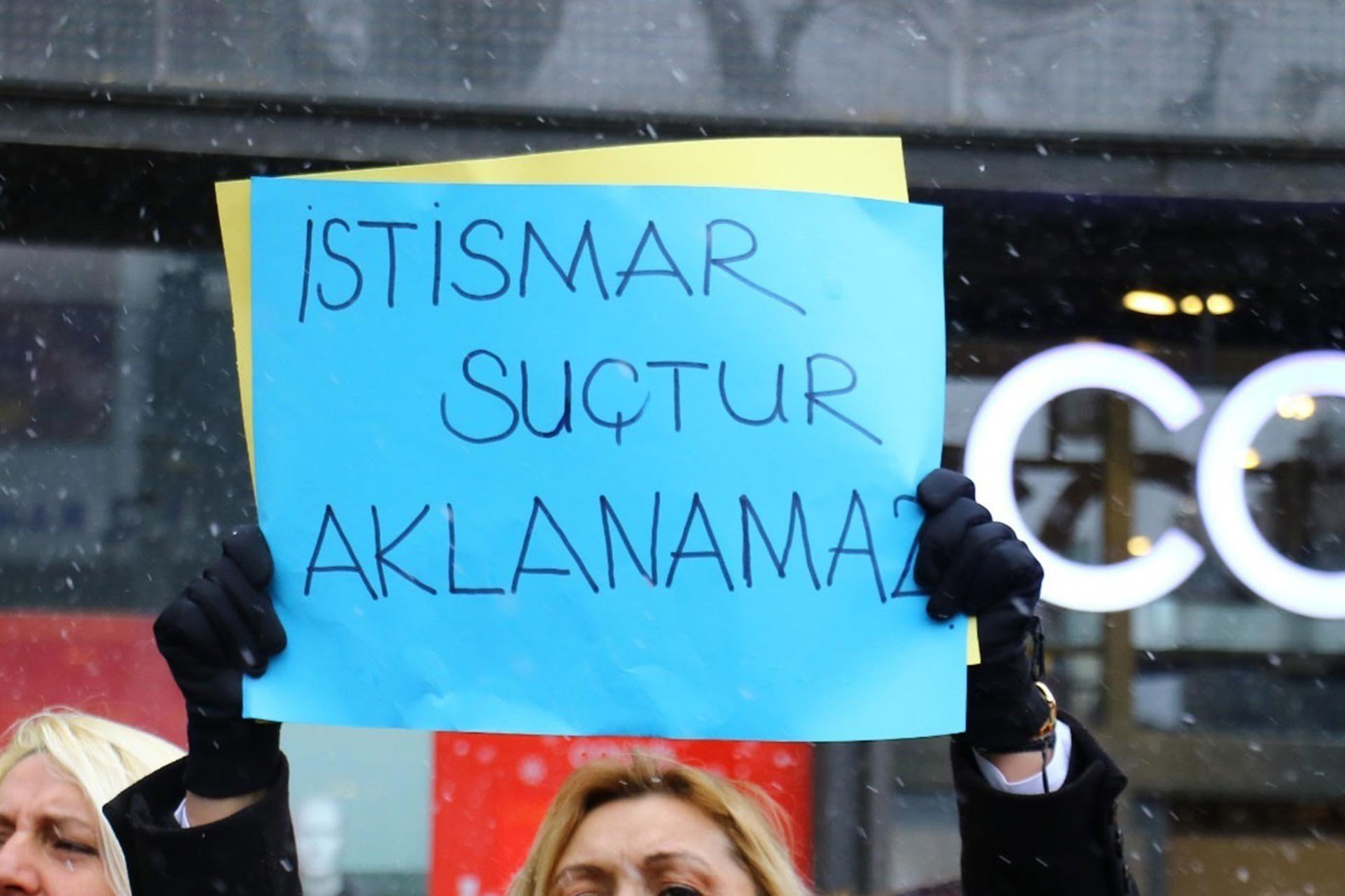 Çocuk istismarı